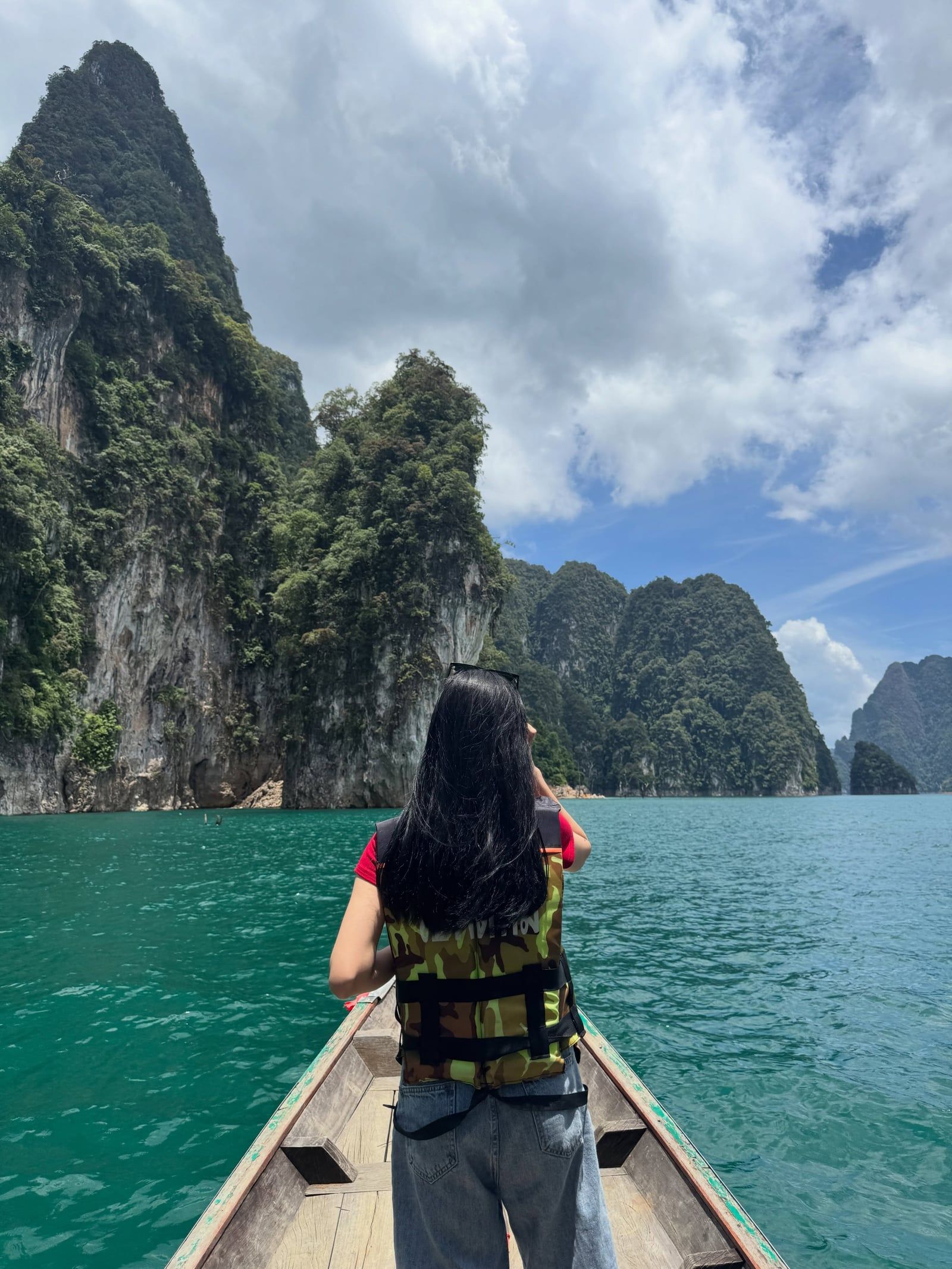 Foto de visitante en tour por Khao Sok